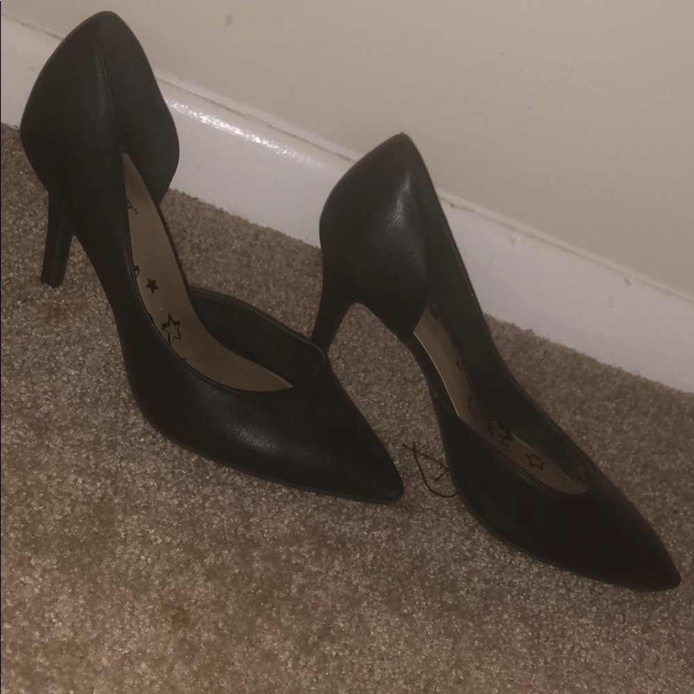 Comfy pointed heels